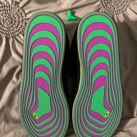 MSCHF GOBSTOMPER SOUR EDITION - Picture 6 of 9